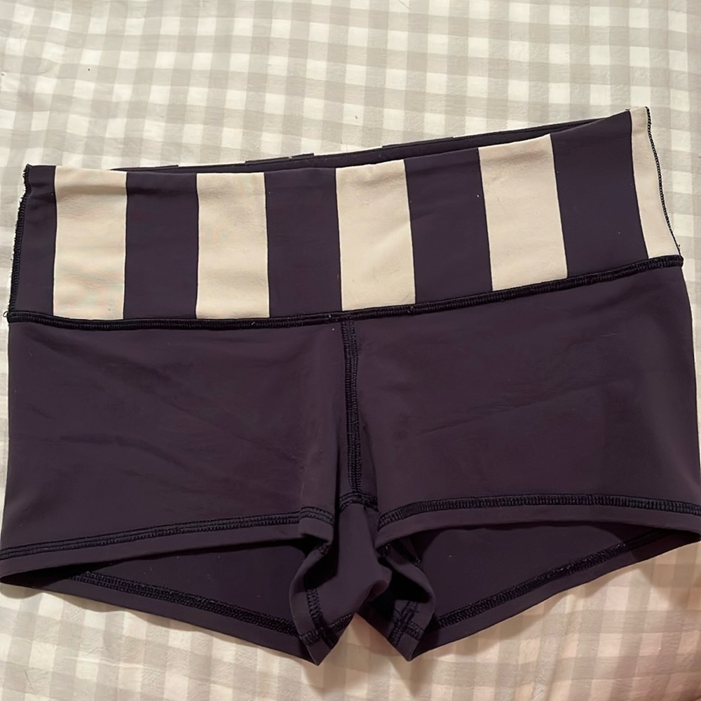 Lululemon Booty Shorts sz 6